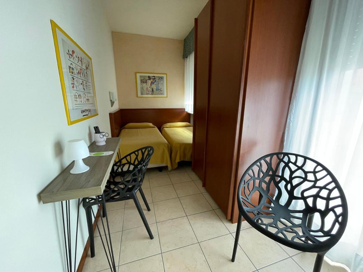 Virginia Hotel 2*